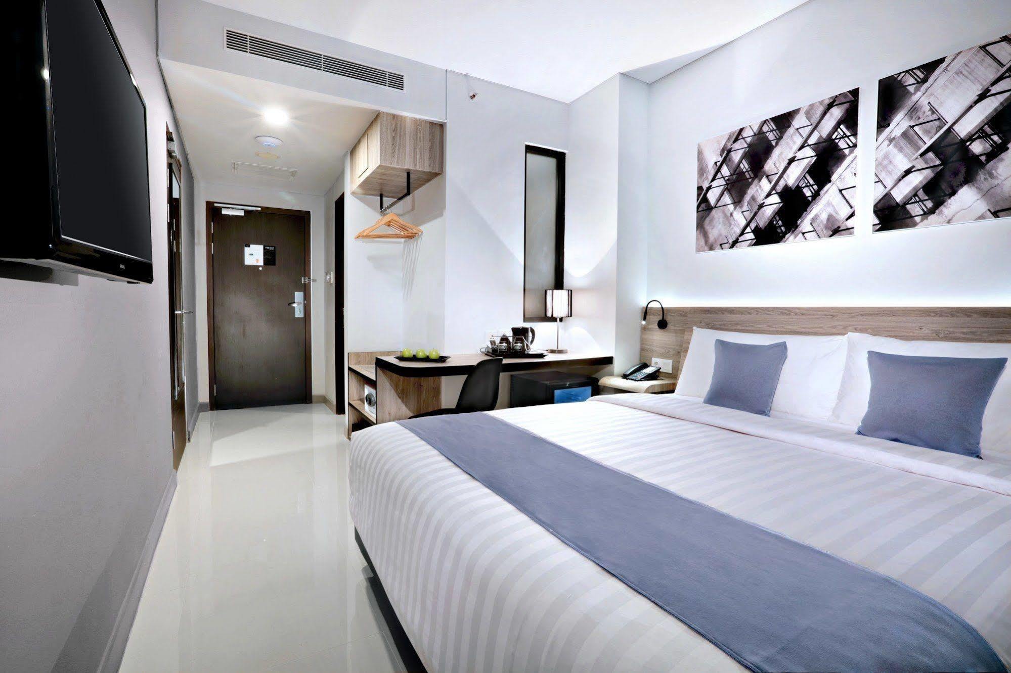 Hotel Neo Gajah Mada By Aston 3*